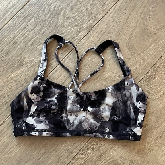 lululemon athletica Other - Lululemon sports bra size 4